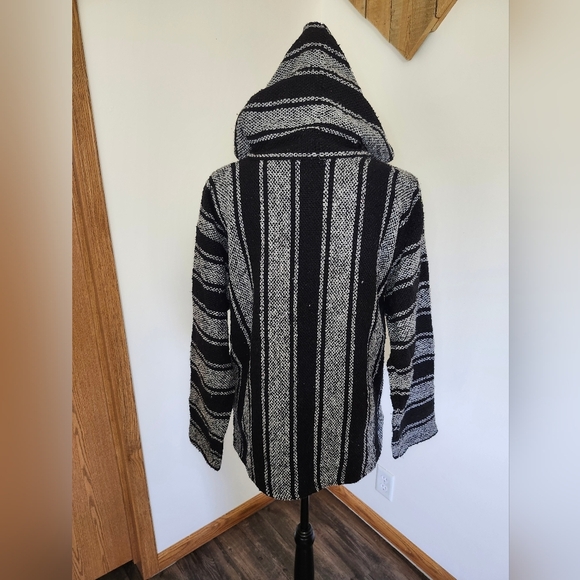 Unisex Baja Black and White Hooded Sweater Poncho * Read Size * - Picture 3 of 3